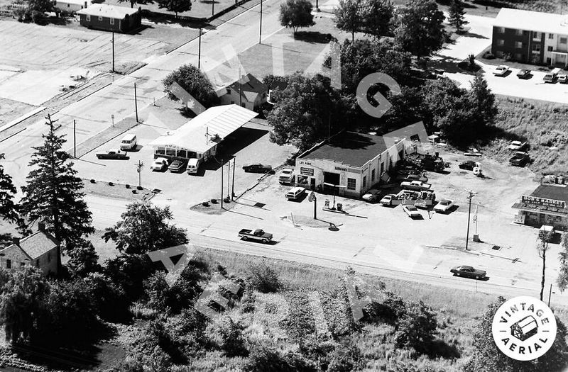 Frosty Freeze Drive-In (Boomers Burgers) - 1974 1314 W Chicago Tecumseh